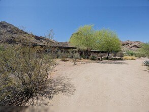 5313 E McDonald Dr in Paradise Valley, AZ - Building Photo - Building Photo