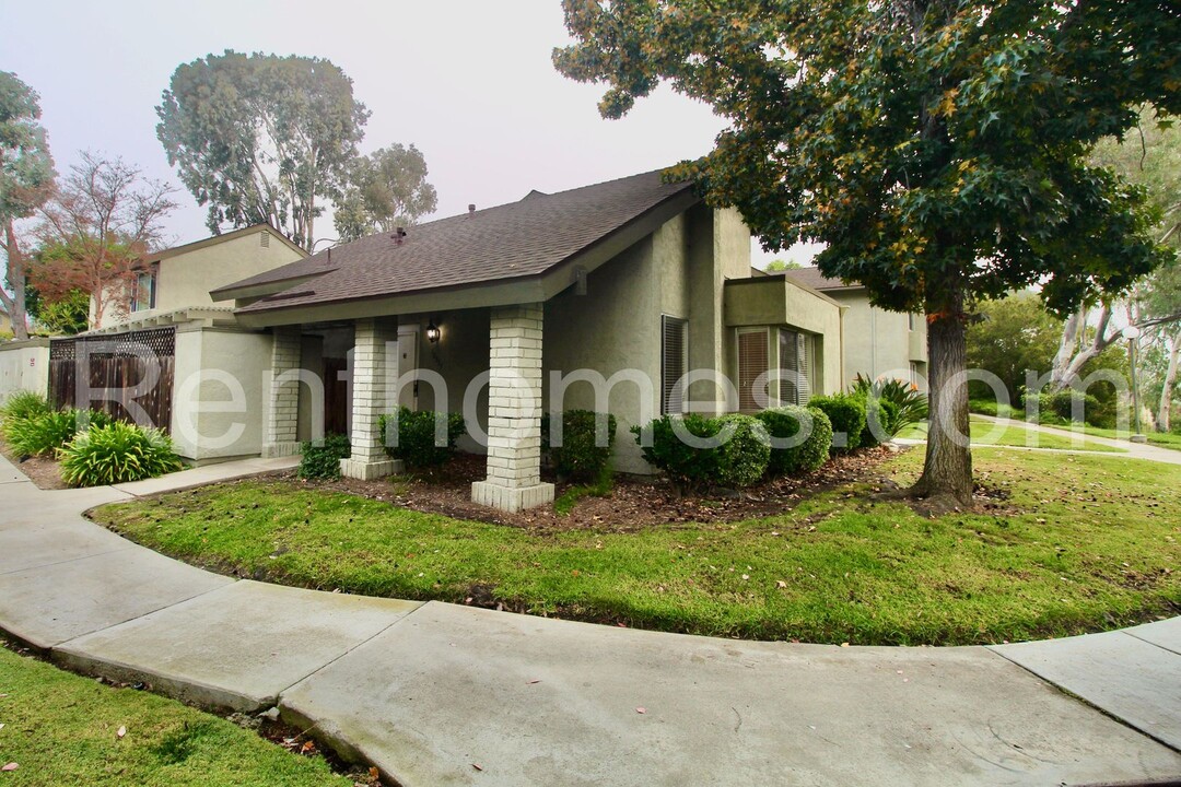 10935 Clairemont Mesa Blvd in San Diego, CA - Building Photo