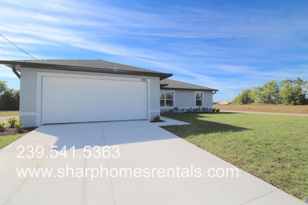 4142 NE 20th Pl in Cape Coral, FL - Building Photo