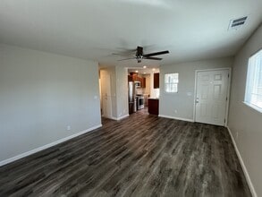 2571-2571 Erickson St in Sacramento, CA - Building Photo - Building Photo