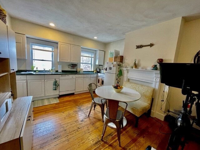 93 Endicott St in Boston, MA - Building Photo