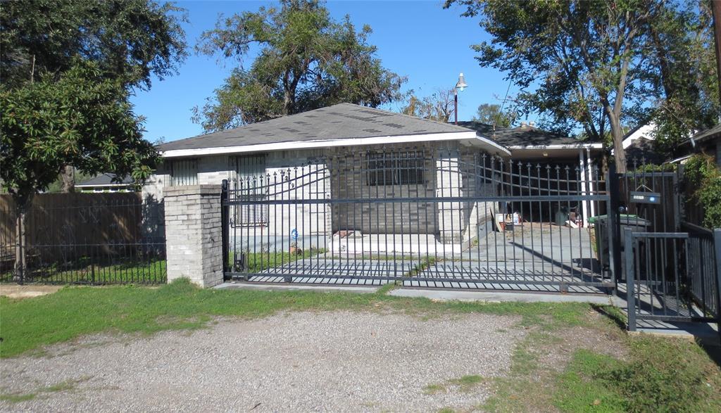 7209 Brownwood St in Houston, TX - Building Photo