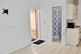 1000 SW 140th Ave in Miami, FL - Building Photo - Building Photo