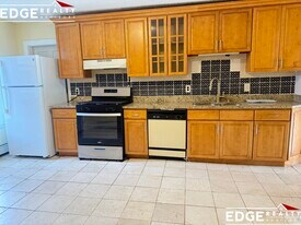 7 High Street Pl, Unit 1 in Brookline, MA - Building Photo