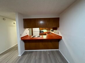 1293 City View St in Eugene, OR - Foto de edificio - Building Photo