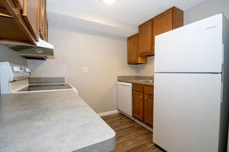 930 Hostetler Rd in Orrville, OH - Building Photo - Building Photo