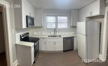 401 Fernando St NE in Grand Rapids, MI - Building Photo - Building Photo