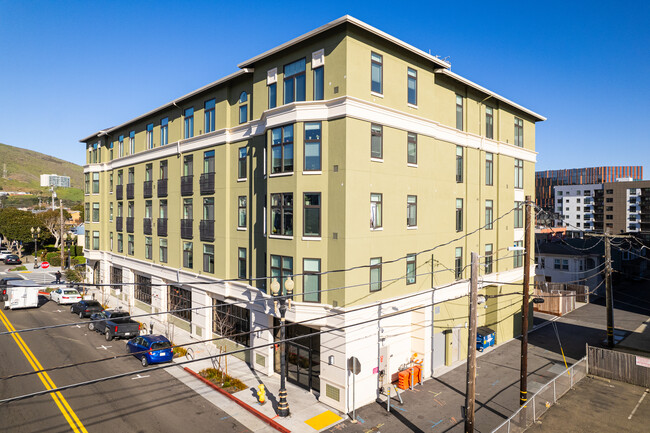 Linden Apartments in South San Francisco, CA - Foto de edificio - Building Photo