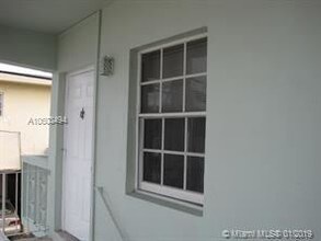 543 Meridian Ave in Miami Beach, FL - Foto de edificio - Building Photo