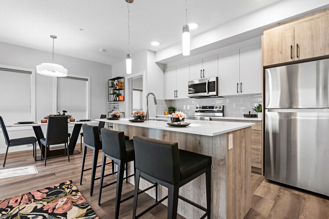 The Maverick in Edmonton, AB - Building Photo