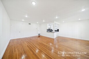 112 S Detroit St in Los Angeles, CA - Building Photo