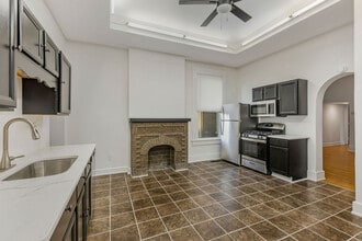 1325 Scott St, Unit 1 in Covington, KY - Foto de edificio - Building Photo
