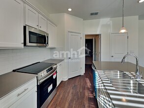27195 St Andrews Ave in Wesley Chapel, FL - Building Photo - Building Photo