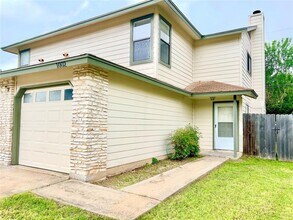 1002 Woodlief Trail in Round Rock, TX - Building Photo - Building Photo