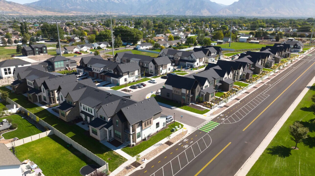 Snow Springs Towns in Lehi, UT - Foto de edificio