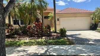 1139 Chenille Cir in Weston, FL - Building Photo