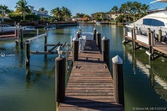 1061 Harbor Ct-Unit -1061 in Hollywood, FL - Building Photo - Building Photo