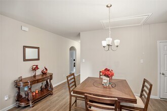 1317 Clear Cedar Ct in Conroe, TX - Foto de edificio - Building Photo