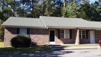 2411 Oak St in Lumberton, NC - Building Photo
