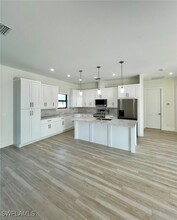 2391 6th Ave SE in Naples, FL - Building Photo - Building Photo