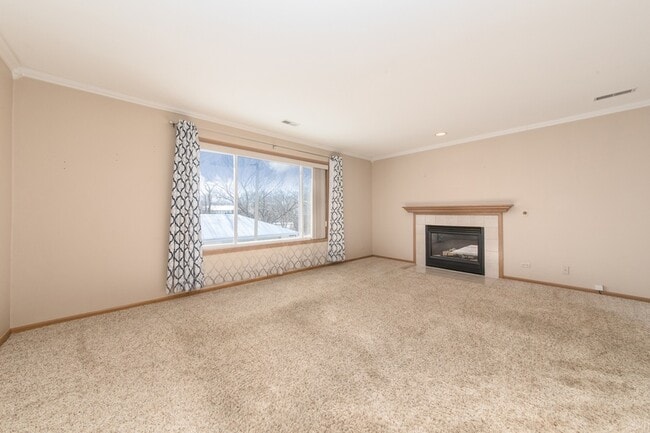 490 Westwood Ct, Unit 1069-CLASSIC in Crystal Lake, IL - Building Photo - Building Photo