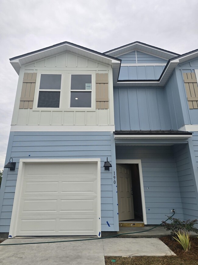 190 Turpentine Dr in Crawfordville, FL - Building Photo - Building Photo