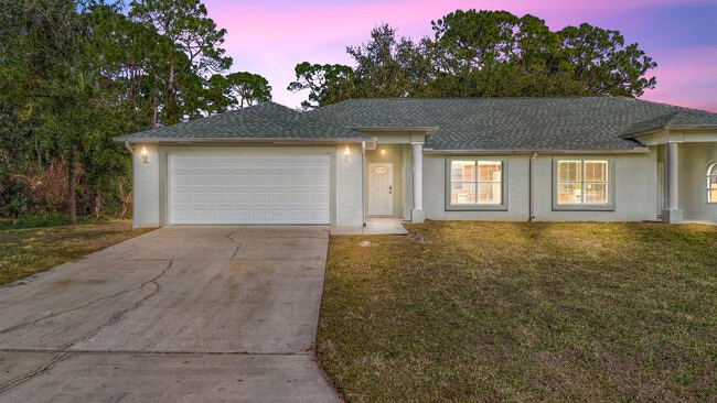 property at 612 Oakwood Pl