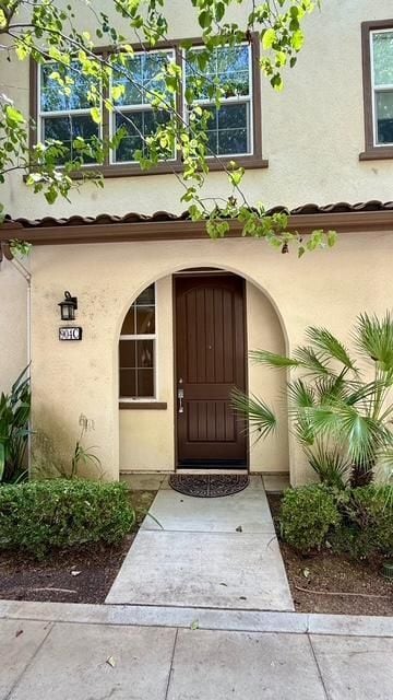 property at 904 N Primrose Ln