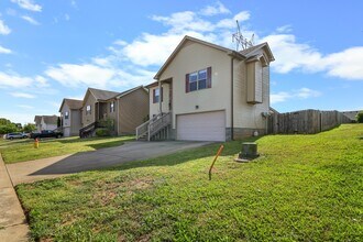 2200 Trophy Trce in Clarksville, TN - Building Photo - Building Photo