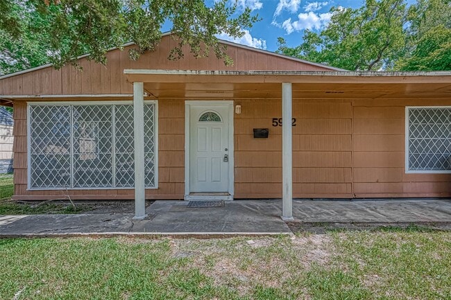 5962 Willow Glen Dr in Houston, TX - Building Photo - Building Photo