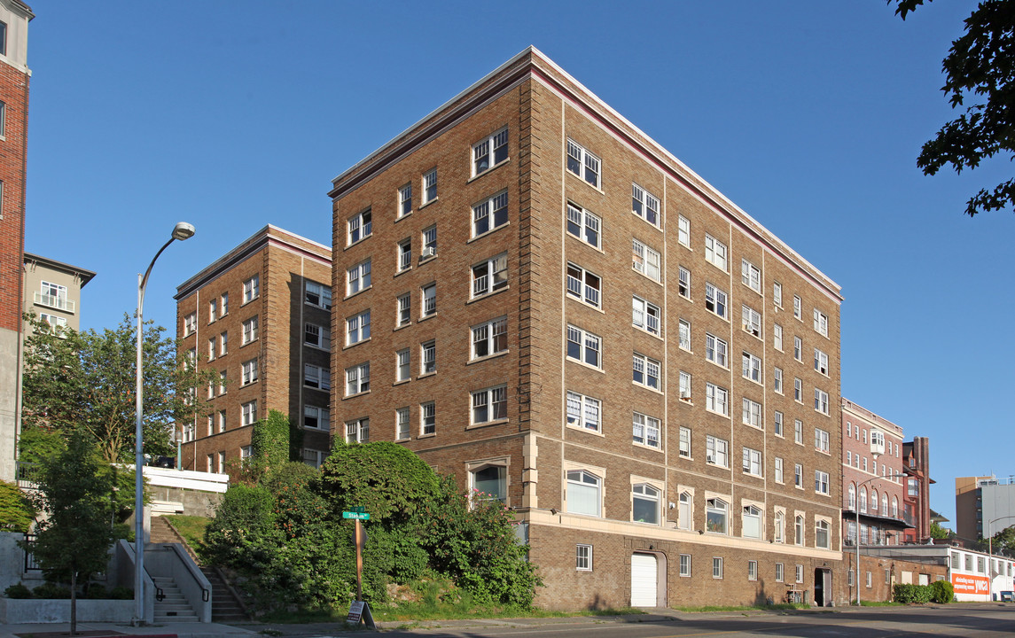 Broadmoor Apartments in Tacoma, WA - Building Photo