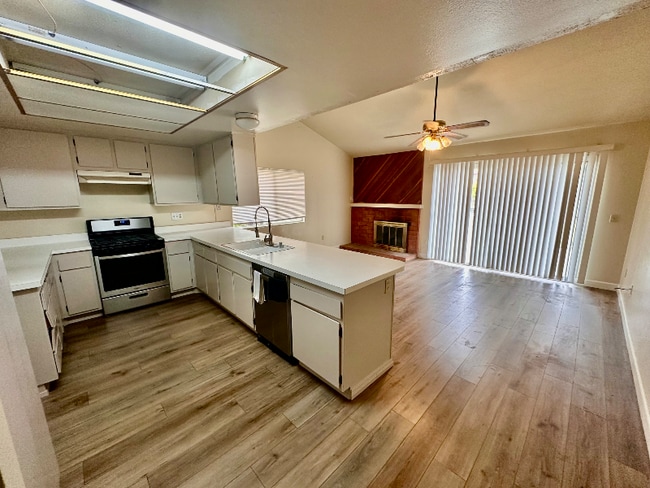 1210 Caren Rd in Vista, CA - Building Photo - Building Photo
