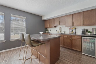 Olivo Square Apartments in Odessa, TX - Building Photo - Building Photo