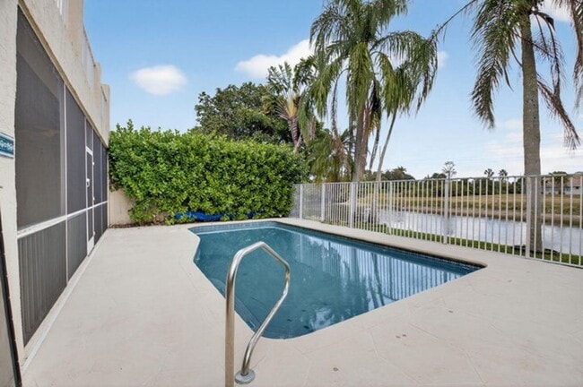 18196 Clear Brook Cir in Boca Raton, FL - Building Photo - Building Photo