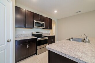 954 Louvre Ct in Poinciana, FL - Building Photo - Building Photo