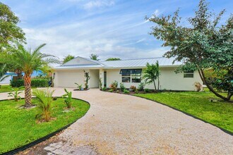9 W Riverside Dr in Jupiter, FL - Building Photo - Building Photo