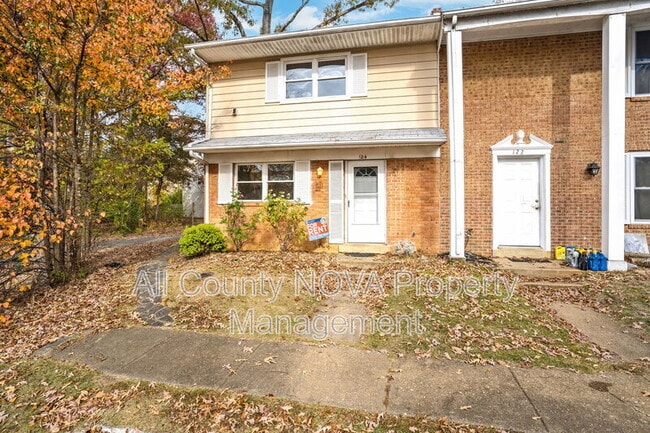 124 Manor Ln in Fredericksburg, VA - Building Photo - Building Photo