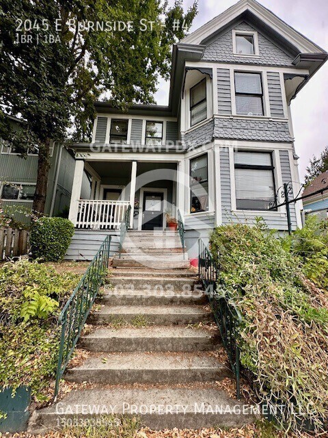 2045 E Burnside St in Portland, OR - Building Photo - Building Photo