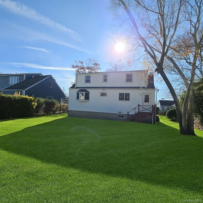 property at 113 Yoakum Ave