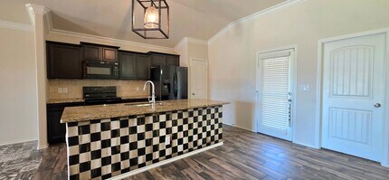 1025 Pine Leaf Pl in Odessa, TX - Building Photo - Building Photo