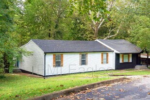 1016 Swift Dr in Clarksville, TN - Building Photo