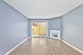 Summerwind Apartments in Highland, CA - Foto de edificio - Building Photo