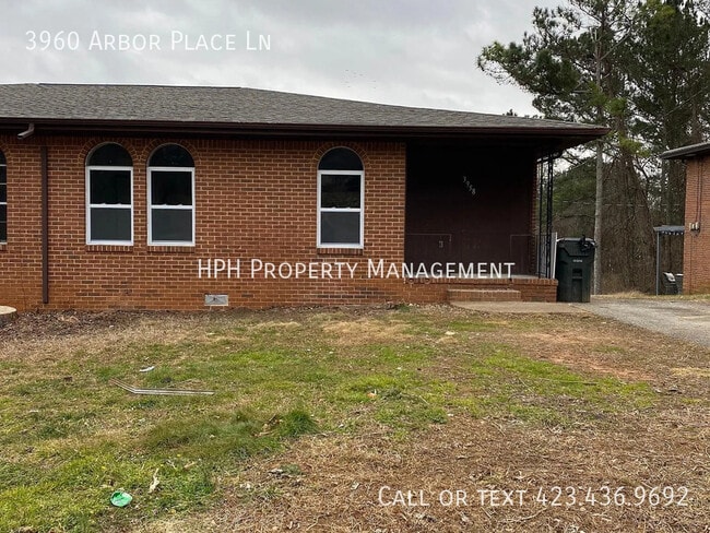 property at 3960 Arbor Pl Ln