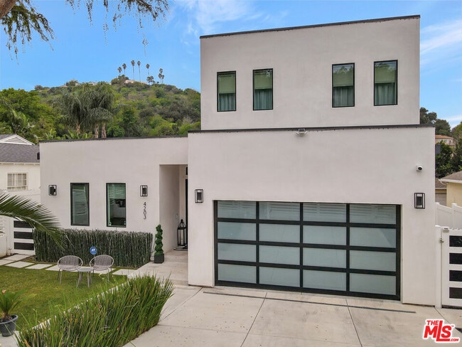 4203 Saugus Ave in Los Angeles, CA - Building Photo - Building Photo