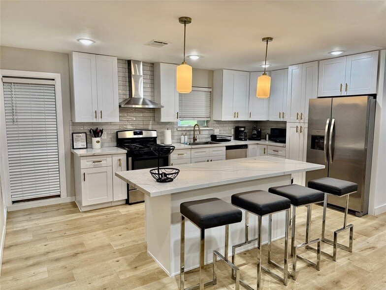 5455 Birdwood Rd in Houston, TX - Building Photo