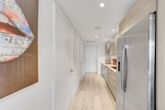 121 NE 34th St, Unit 2815 in Miami, FL - Building Photo - Building Photo