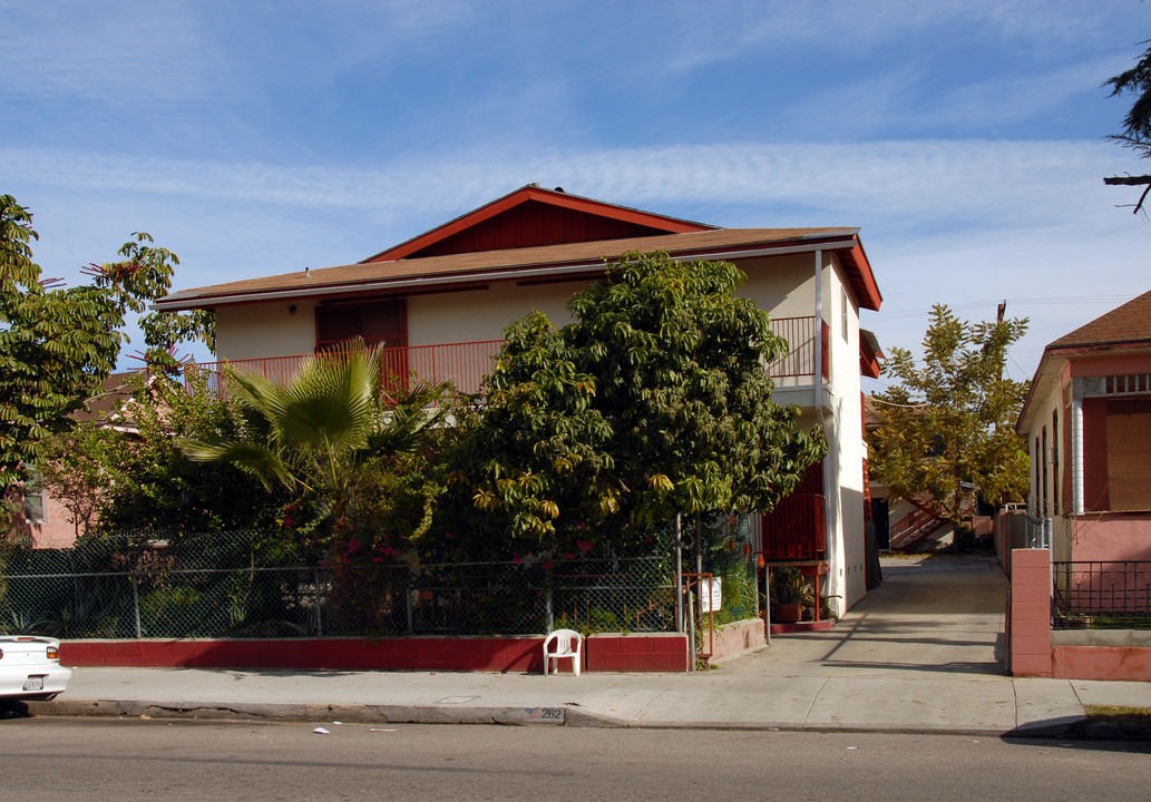 258 S Avenue 19 in Los Angeles, CA - Foto de edificio