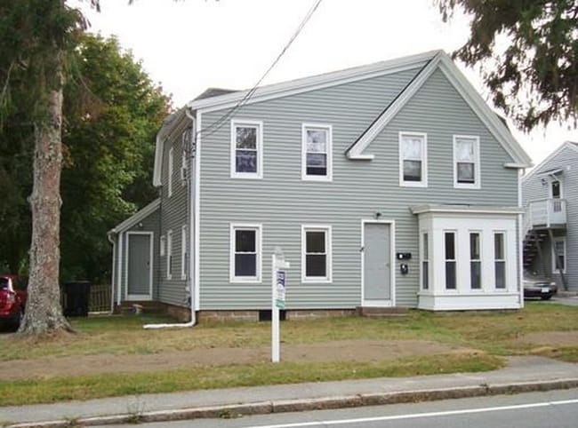 8 Main St in Kingston, MA - Foto de edificio - Building Photo