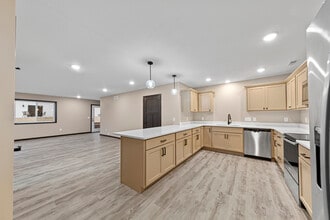 3200 Noble Dr in Mankato, MN - Foto de edificio - Building Photo