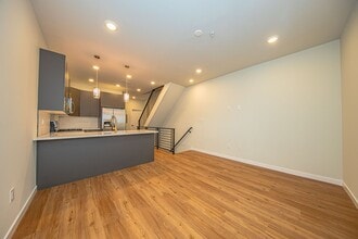 2402 Jefferson St in Philadelphia, PA - Building Photo - Interior Photo
